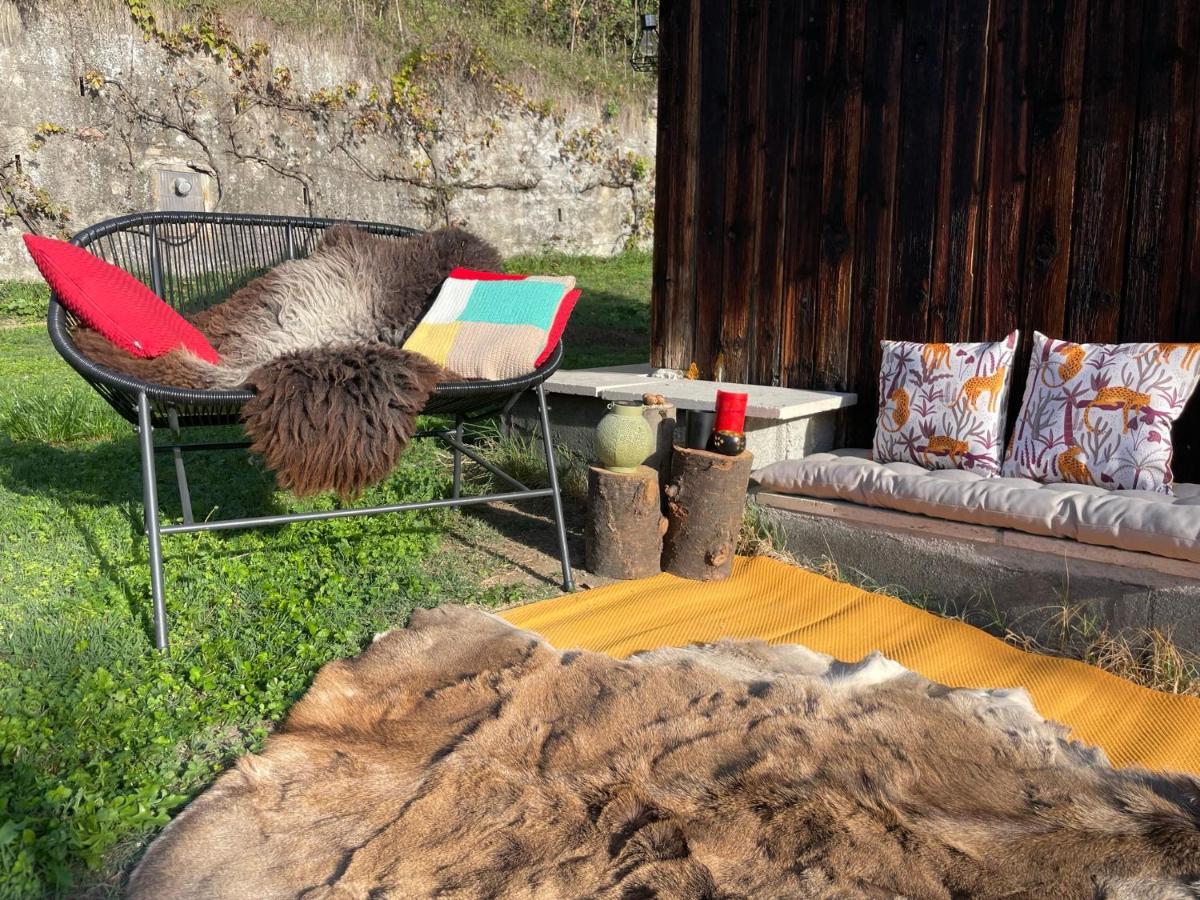 Jolie Cabane Avec Jacuzzi Pour Les Amoureux De La Nature Tullins Exterior foto